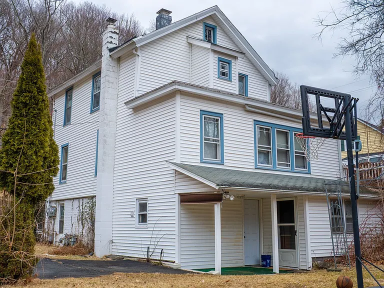 427 Delaware Ave — Photo 4