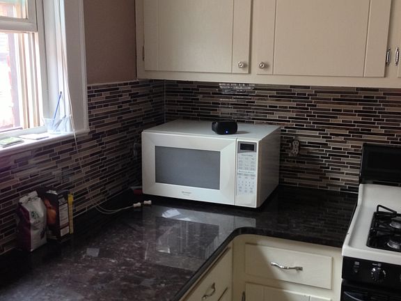 Kitchen - granite+backsplash