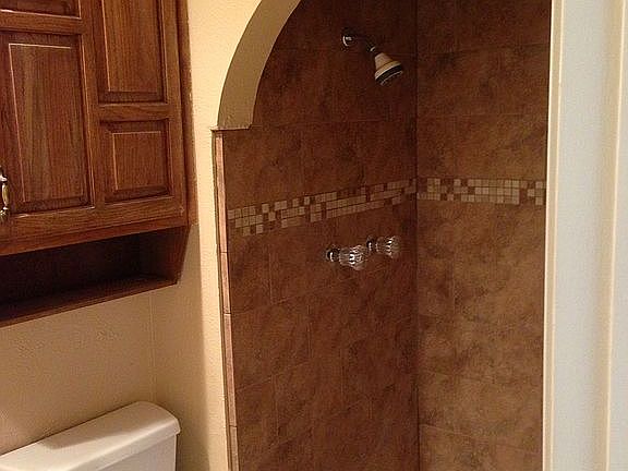 5th image of 825 Rushmore Ln