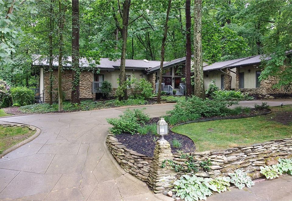 1st image of 640 Rocky Hollow Dr