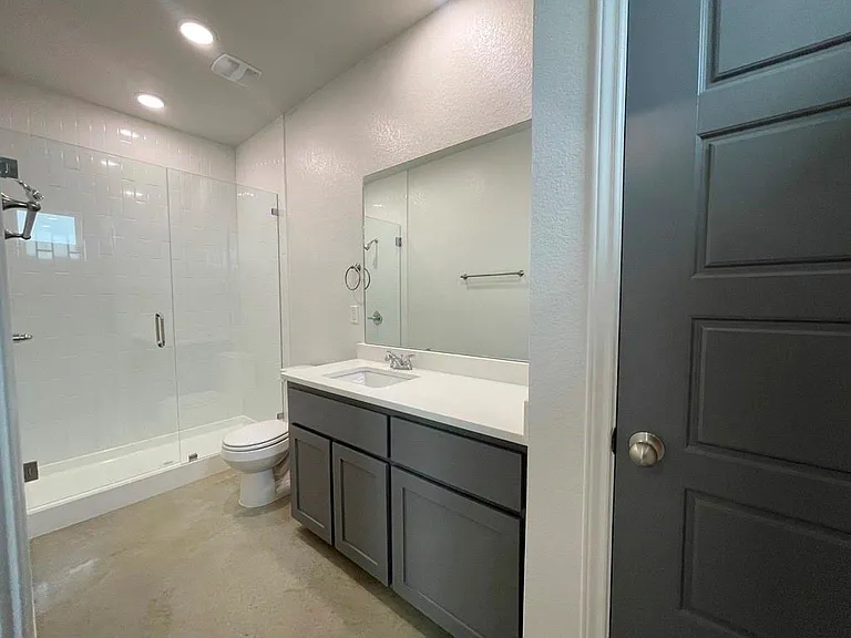 224 Riptide #B — Photo 28
