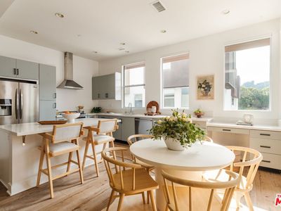 2211 Polyscope Pl, Los Angeles, CA, 90026