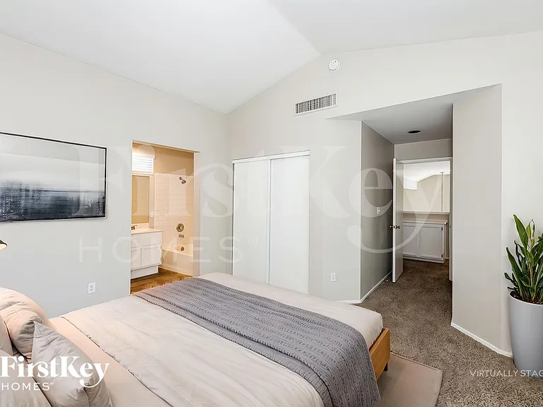 1683 Black Hills Way — Photo 10