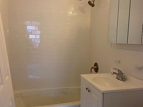 4th image of 13815 Franklin Ave APT 210