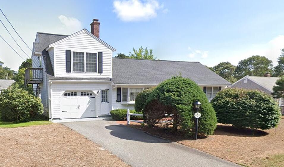 1st image of 6 Tamarack Road