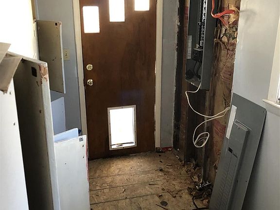 5th image of 805 E North Union St