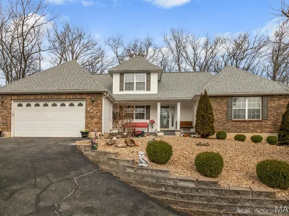 9527 Bent Tree Dr, Hillsboro, MO 63050