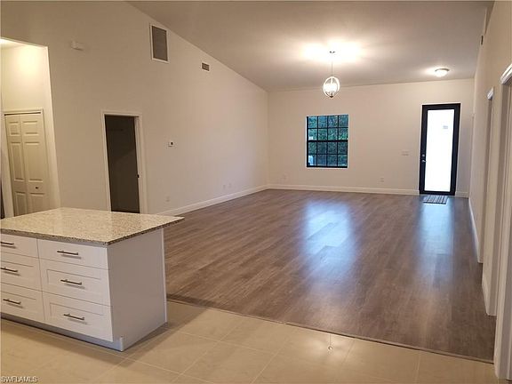 4th image of 611 Columbus Ave
