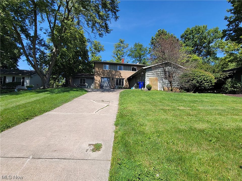 1st image of 270 S Park Dr