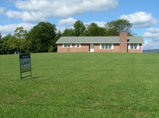 54 Lovers Ln, Newburg, PA 17240
