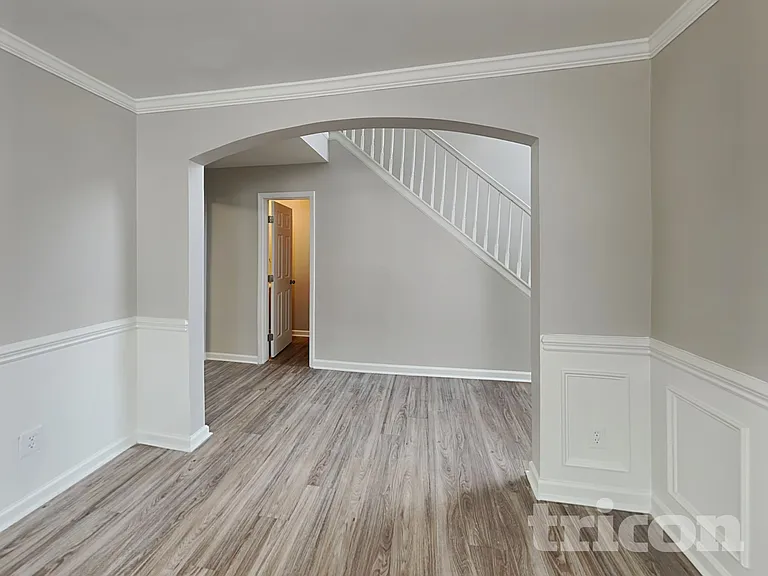 432 Rolling Stream Dr — Photo 4