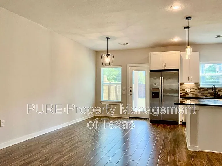 3301 Elija St #B — Photo 5