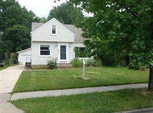 1325 Sunset Rd, Mayfield Heights, OH 44124