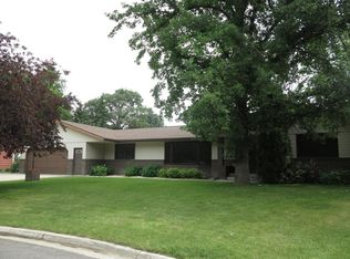 104 Kenwood Ct, Thief River Falls, MN 56701