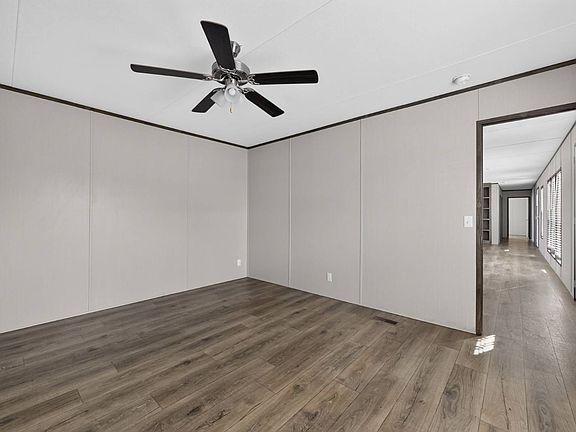 5th image of 4714 Tinsel Dr #739