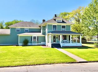 607 NE 2nd St, Stigler, OK 74462
