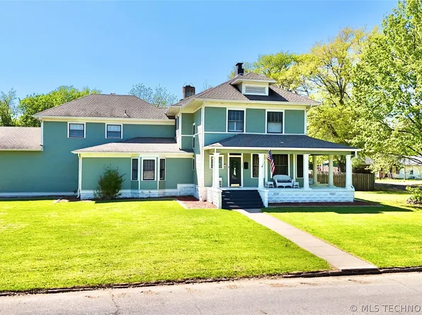 607 NE 2nd St, Stigler, OK 74462
