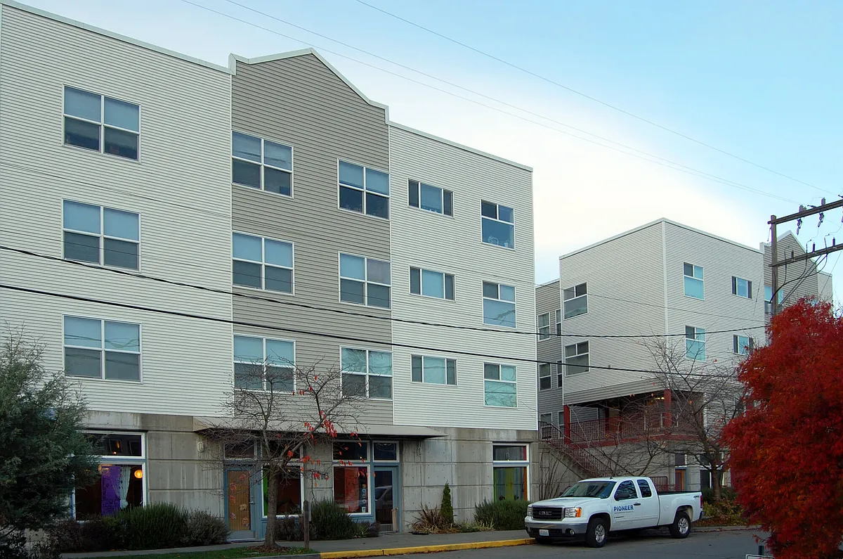 Building Photo - Gilman Court