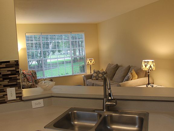 4th image of 13703 Richmond Park Dr N APT 3503