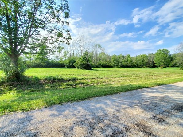 2 Weimer Dr, Ashtabula, OH 44004