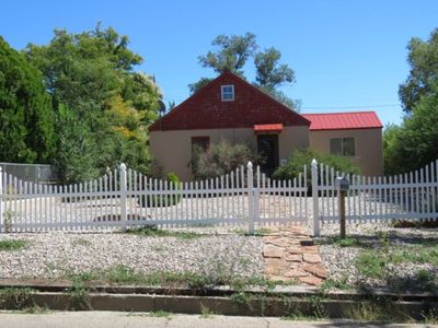 933 N 1st St, Raton, NM, 87740