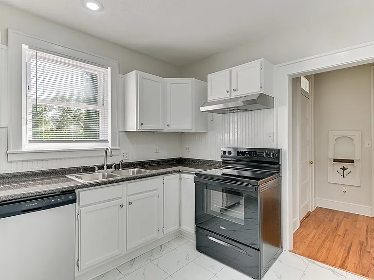 2353 Redwood Dr — Photo 12