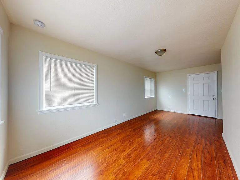 1810 E 25th Street — Photo 70