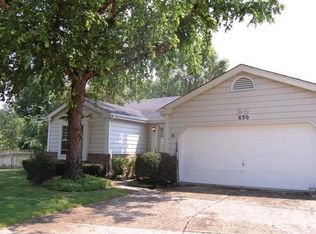 630 Dunsten Cir, Northbrook, IL 60062