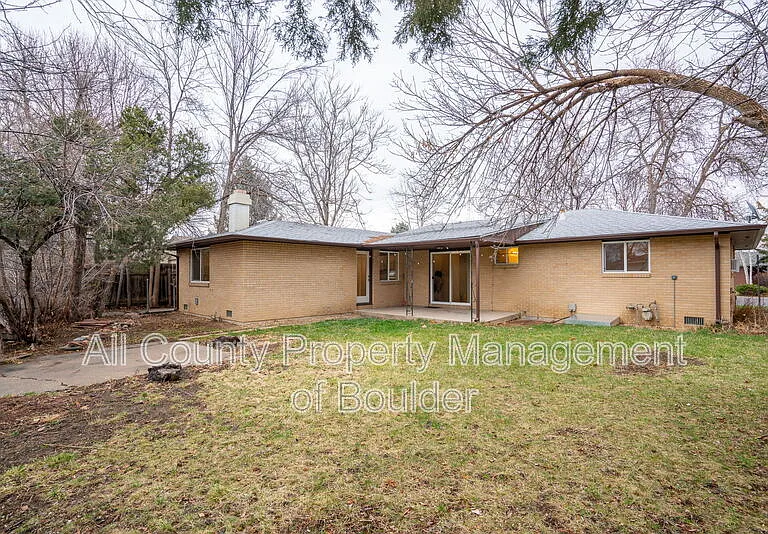 1117 Vivian St — Photo 25