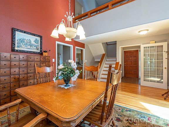 5th image of 10 Chestnut Ridge Rd