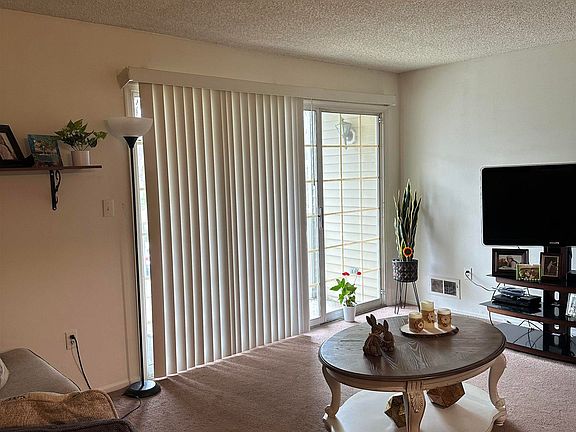 5th image of 32 Iroquois Dr #32