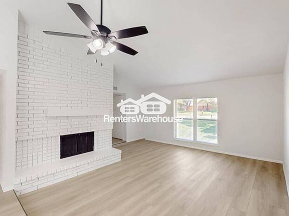 3rd image of 6407 Green Oaks Dr