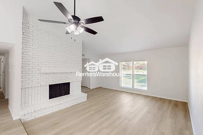 6407 Green Oaks Dr — Photo 3