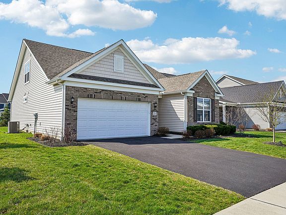 3rd image of 211 Solstice Rd