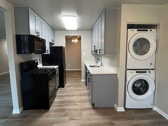 3rd image of 1300 Sanderson Dr #3B-2Ba