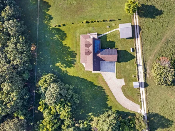 14469 Highland Church Rd, Fayetteville, AR 72704