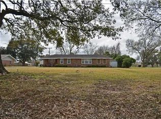3626 Veterans Memorial Dr, Abbeville, LA 70510