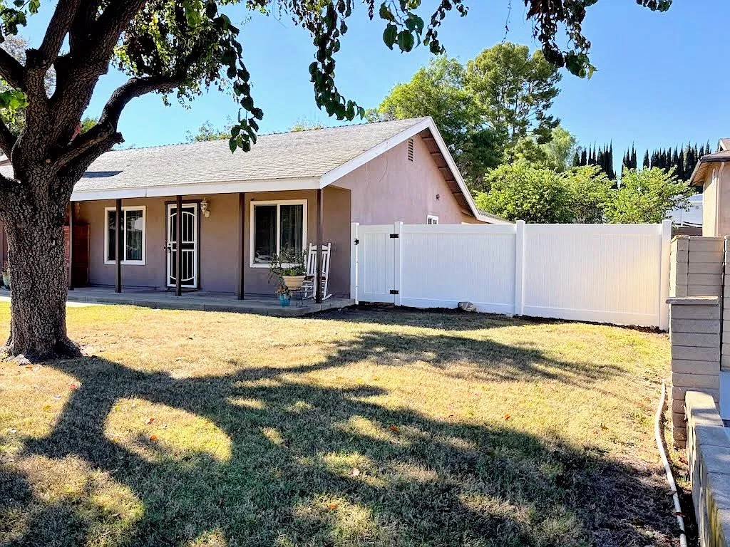 3 bed, 1454 sqft, $3,650 — Photo 1