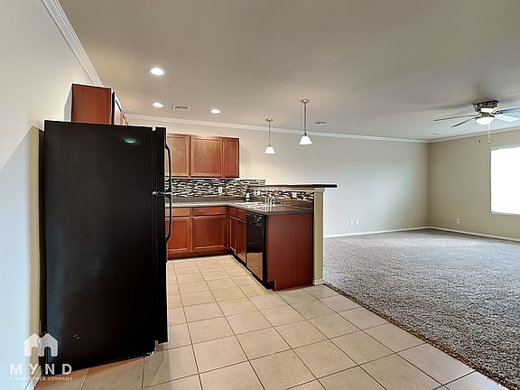 4th image of 3504 E Gillette St #3504