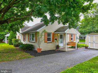 6 Loop Rd, Lititz, PA 17543