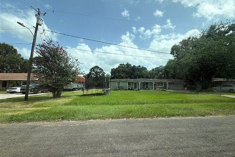 1st image of 612 Light St