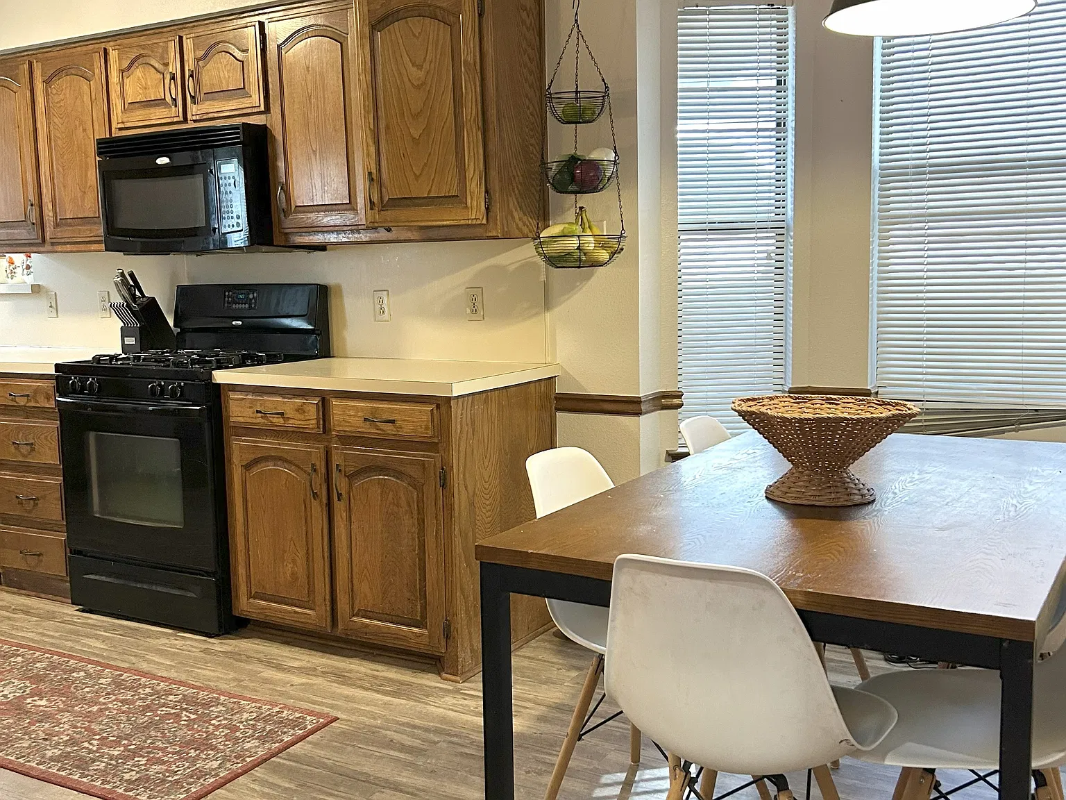 4 bed, 2002 sqft, $2,500 — Photo 3