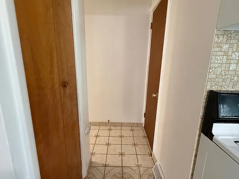 2824 Clermont Ave — Photo 7