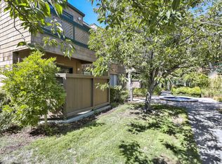 17 Pelican Ln #2, Redwood City, CA 94065