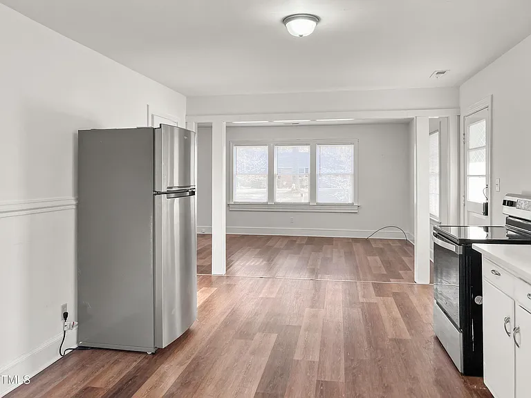 1800 Rosewood Ave — Photo 12