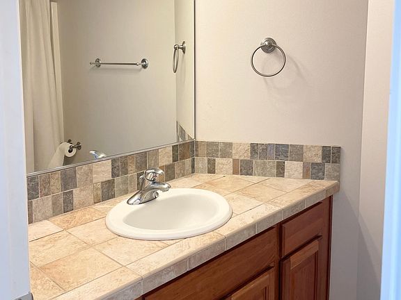 2nd floor bathroom