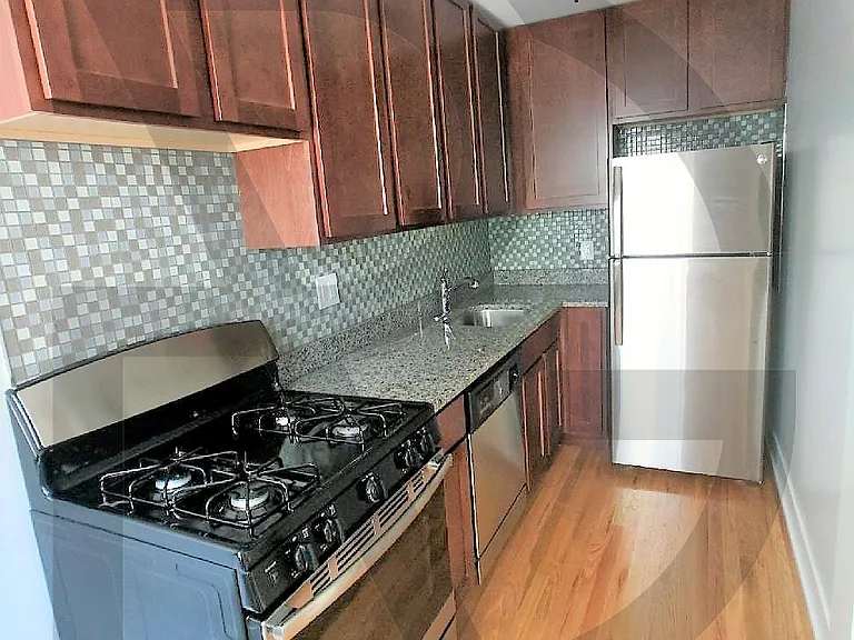 423 W Roscoe St #3 — Photo 7