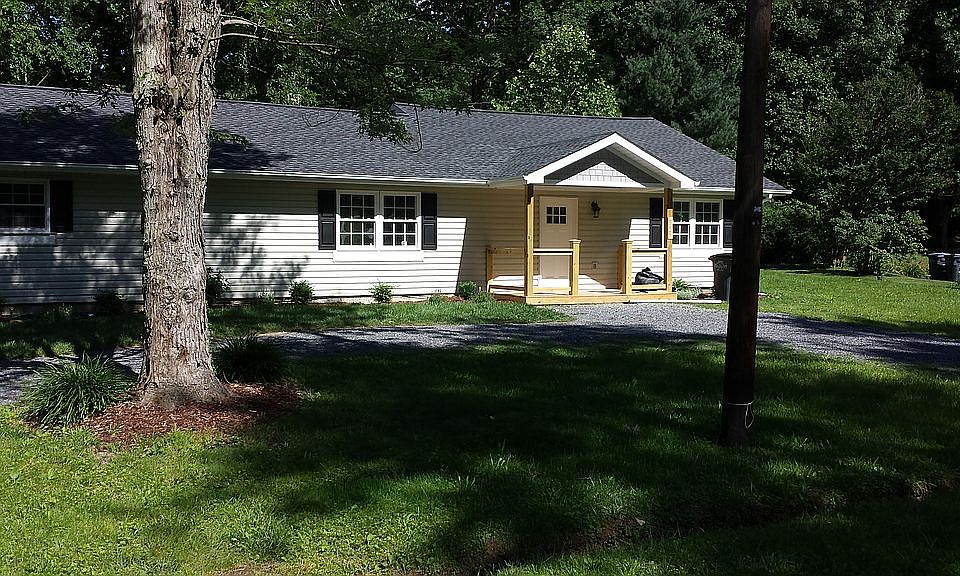 1st image of 517 Bays Cove Cir