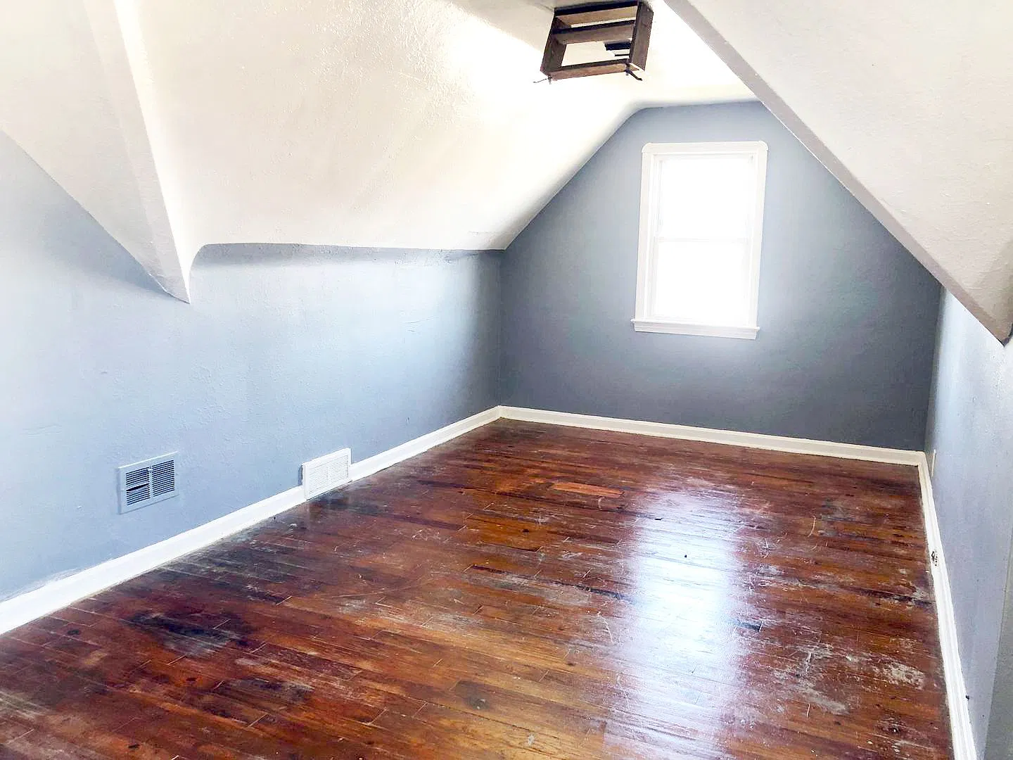 3 Bed 1 Bath In Beautiful Garfield Heights! — Photo 1