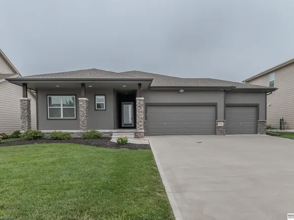 4213 S 213th St, Elkhorn, NE 68022